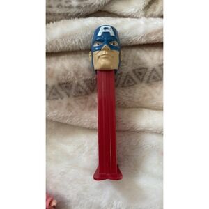 Marvel Captain America PEZ Dispenser Superhero Pez Candy 2014 Red/White/Blue